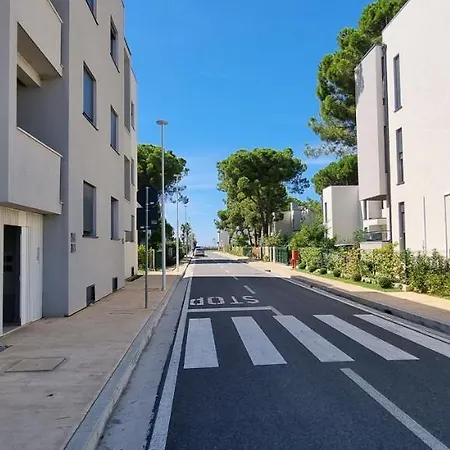 4rent Vila Vm8 Plazhi San Pietro